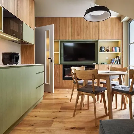 Brand New Mountain & Balcony Apartman *